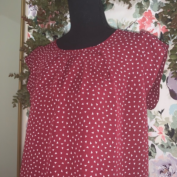 Burgundy Short Sleeve Blouse - Picture 2 of 4